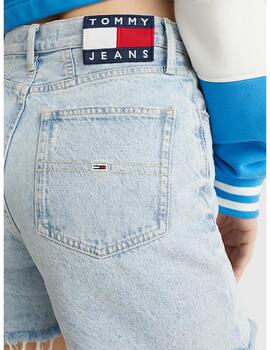 Short Tommy Jeans Mom azul claro para mujer