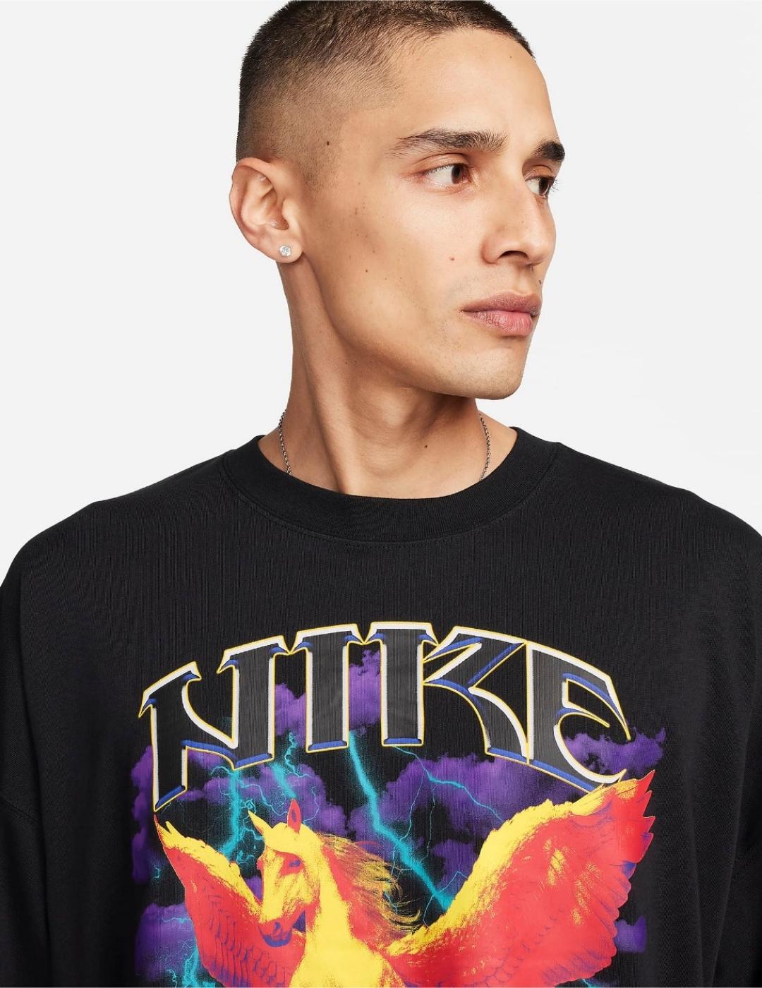 Camiseta Nike oversize negra estampada unisex