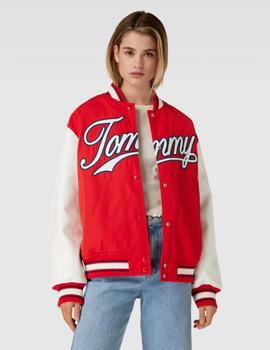 Chaqueta Tommy Jeans LETTERMAN roja para mujer