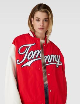 Chaqueta Tommy Jeans LETTERMAN roja para mujer