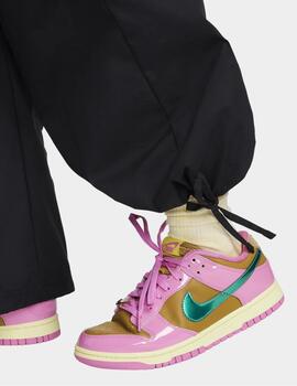 Pantalon Nike cargo negro para mujer