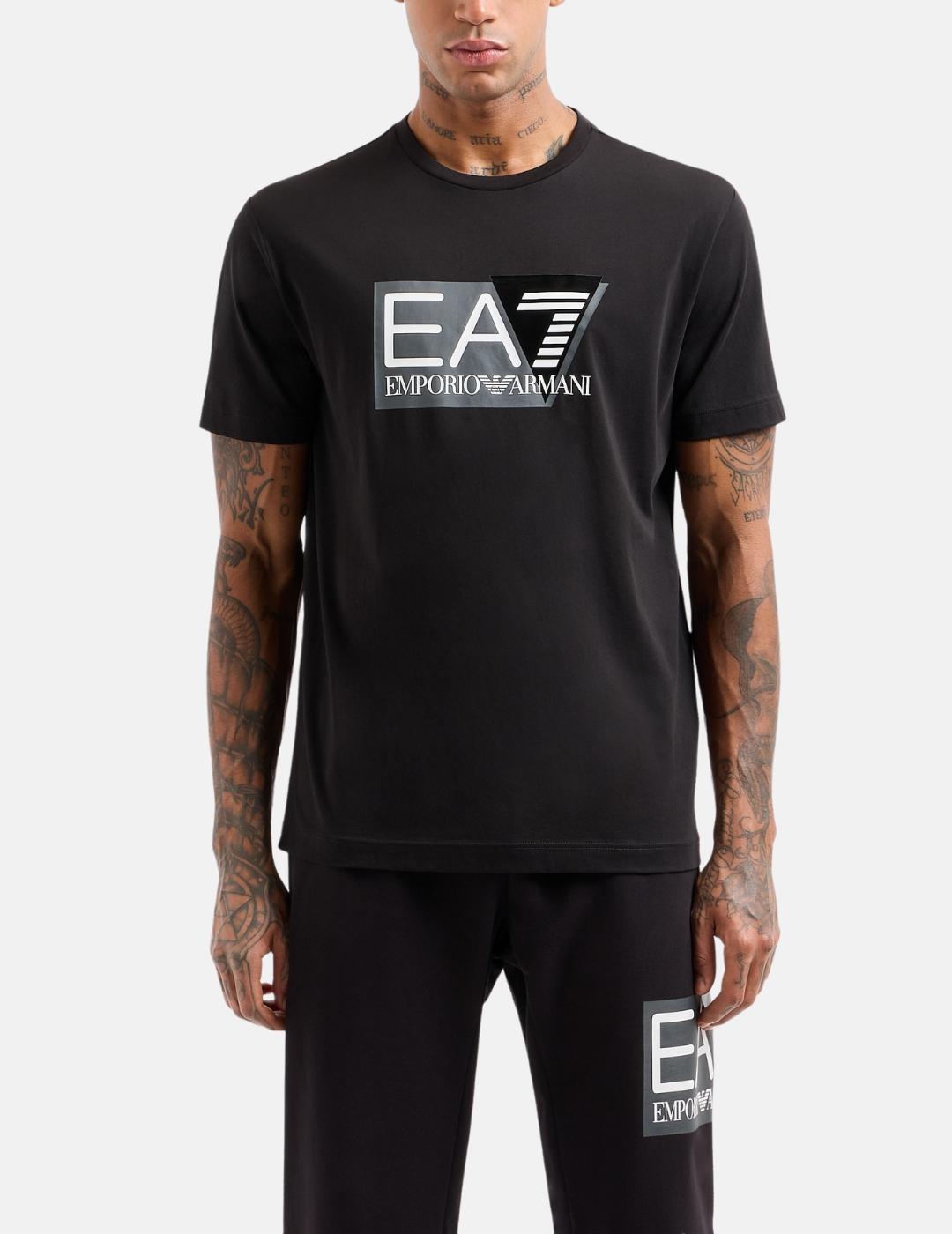 Camiseta EA7 negra maxilogo blanco hombre
